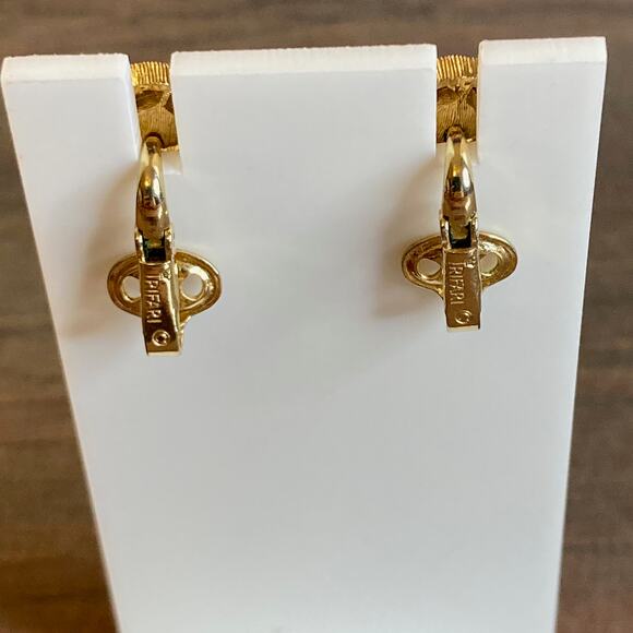 0032 Vintage 60s Crown Trifari Quatrefoil Clip-On Earrings w/Pink Rhinestones - Picture 2 of 5